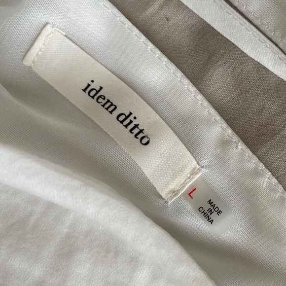 Beautiful boho top! Business casual or modern look - Picture 4 of 5